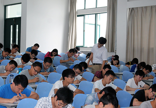 学生手册考试现场